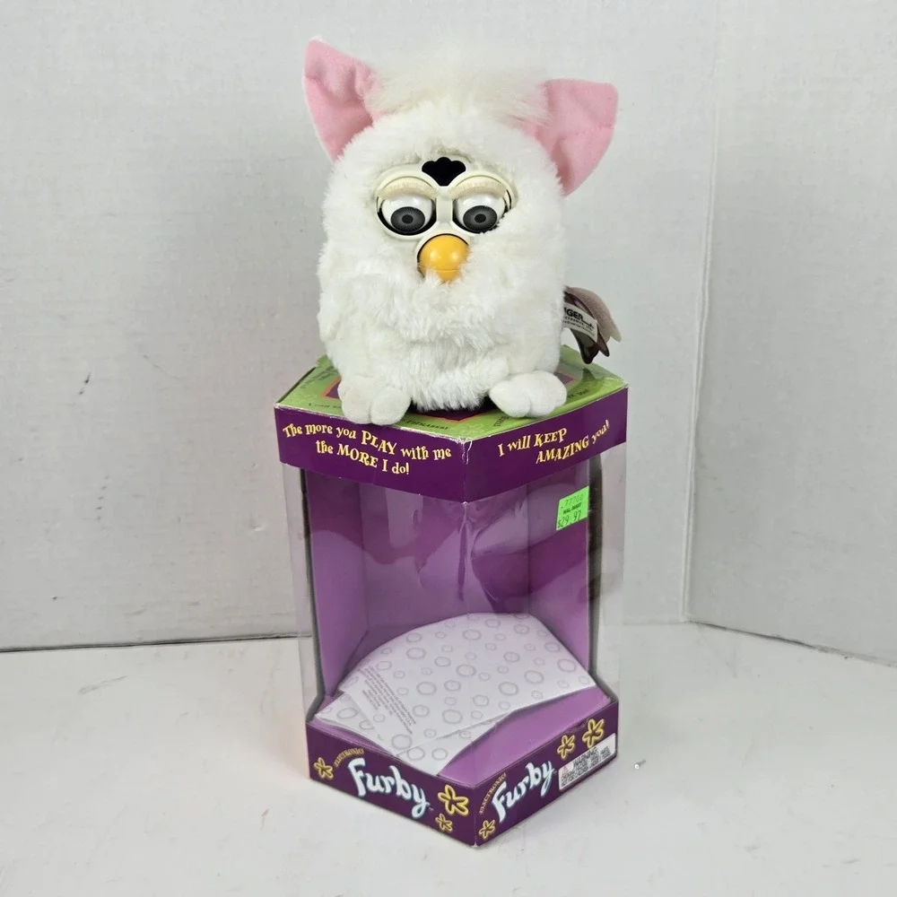 VTG 1998 Hasbro Tiger Electronics SNOWBALL White Furby NOT WORKING, FOR PARTS